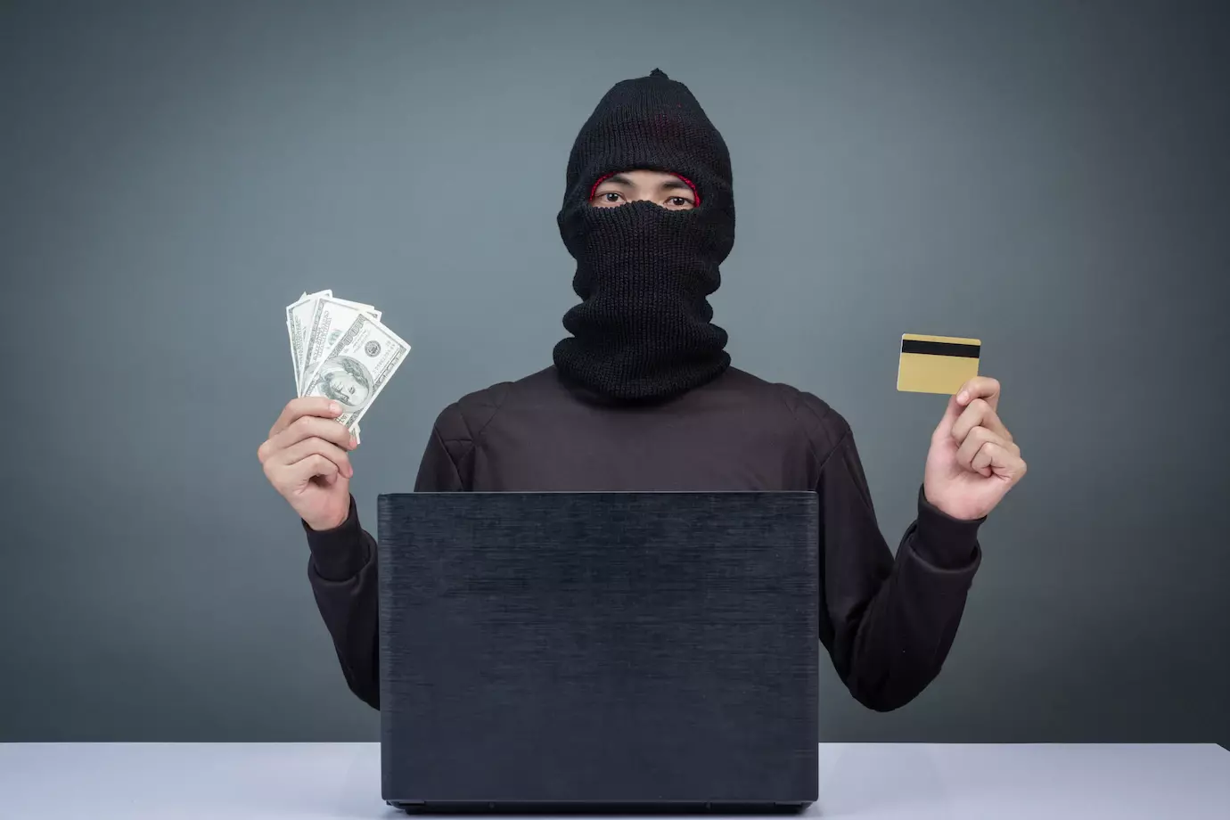 Cyber & Financial Frauds in Chicago: Protect Yourself